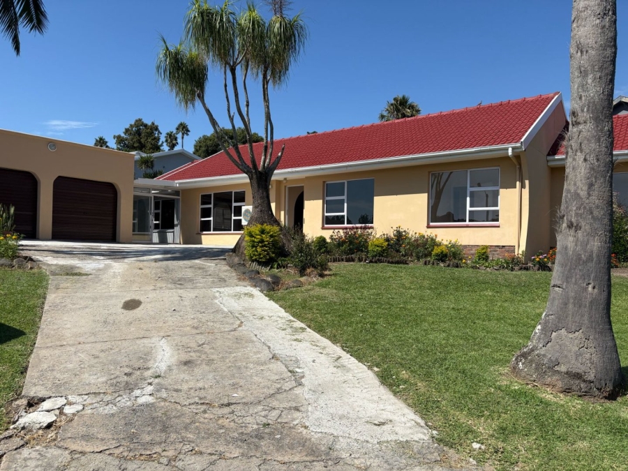 5 Bedroom Property for Sale in Beacon Bay North Eastern Cape